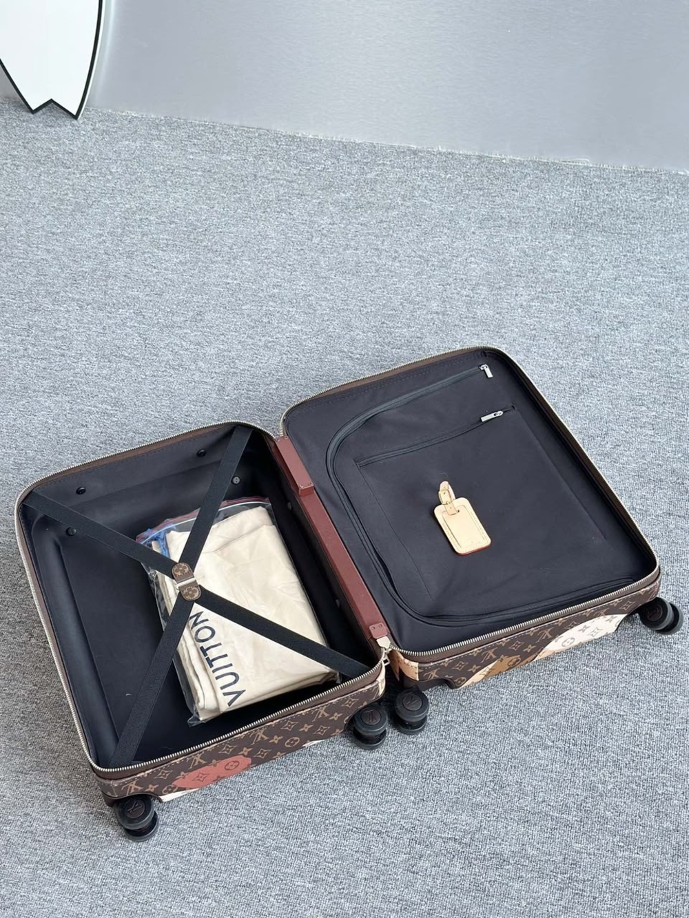 Louis Vuitton Multicolor Brown Tan Cream Monogram Face-Print Carry-On - Picture 4 of 4